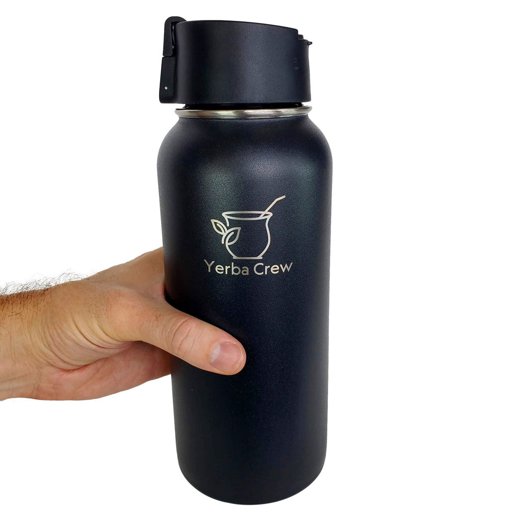 Philadelphia hand holding yerba mate thermos 964 ml